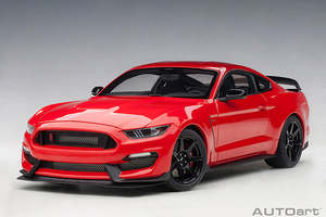 Models: AUTOart 1/18 Mustang Shelby GT350R Red