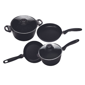 Cookware Sets: Swiss Diamond XD Classic+ Induction Non-Stick Newlywed Cookware Set 4 Piece