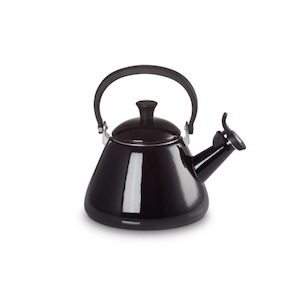 Stovetop Kettles: Le Creuset Kone Kettle 1.6L Black Onyx