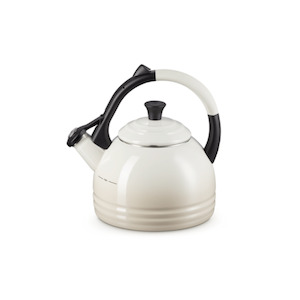 Stovetop Kettles: Le Creuset Peruh Kettle 1.6L Meringue