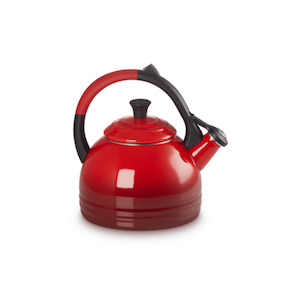 Stovetop Kettles: Le Creuset Peruh Kettle 1.6L Cerise