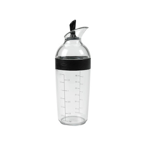 Oil Vinegar: OXO Good Grips Salad Dressing Shaker