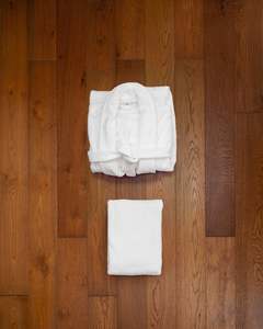 All: Bundle: Robe + 1 Towel