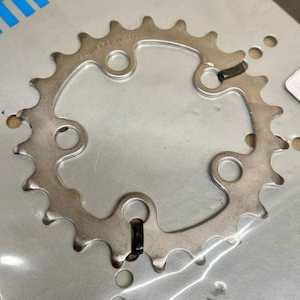 Shimano Deore LX FC-M570 4-Arm 8/9-Speed Chainring / Silver / 22t
