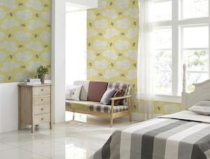 Pango And Ma: Hairy Bee Wallpaper - Yellow