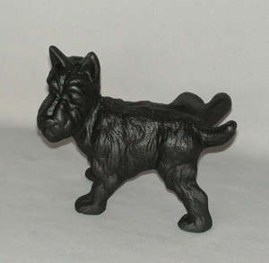 Peeing Scotty Dog Door Stop