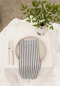 Hire Wedding Props: Linen napkins
