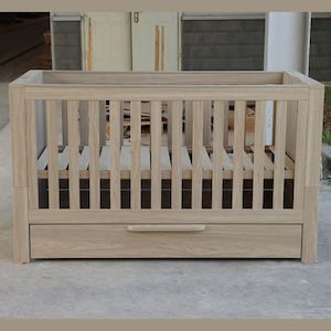 Mamas and Papas Franklin Oak Cot Bed