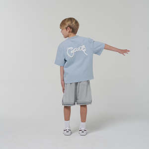 CRATE - KIDS SCRIPTED BOX FIT TEE - LIGHT BLUE