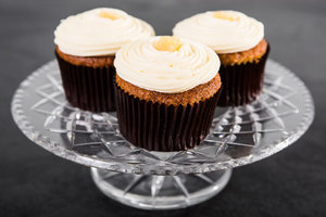 Products: Hummingbird Little Cake - The Little Cake Kitchen