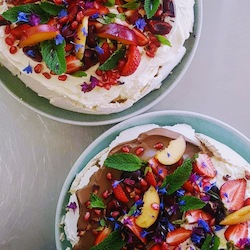 Cakes Sweets: Pavlova