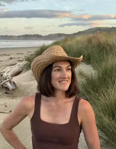 Accessories: ELECTRIC PUKEKO HAT - BIANCA