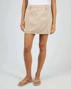 Silent Theory: SILENT THEORY COVE MINI SKORT - Beige