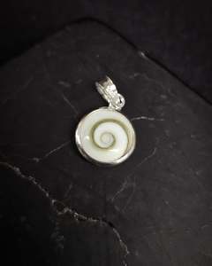 Small Round Cat's Eye Pendant