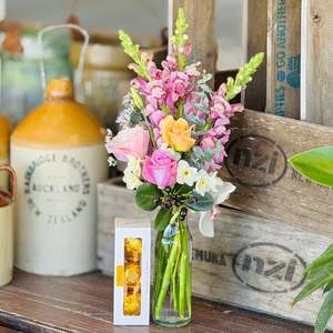Products: Bud Vase & Chocolate Bombs