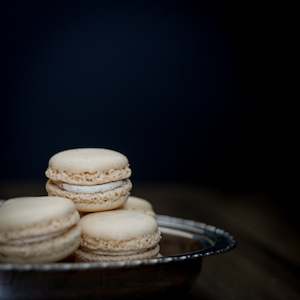 Standard Macarons: Vanilla Bean Macarons (12 or 24)
