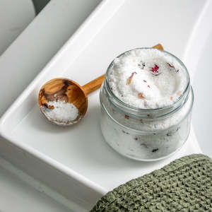 The Minimal Co: Coconut Mylk Soaking Salts