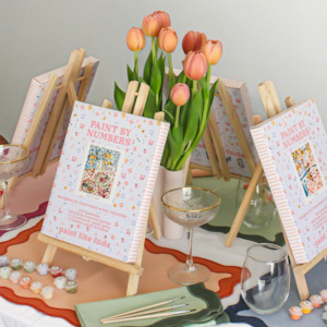 Frida Mini kit Easel