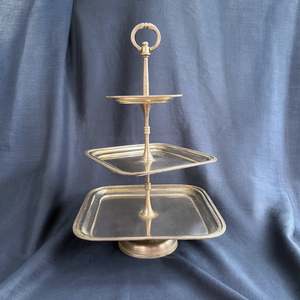 Asta Three-Tier Silver Stand