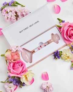 Lifestyle: Floral Rose Quartz Facial Roller