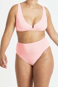 Lingerie: Sarah Bra – Rosy