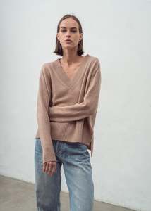 N.136 Cashmere Blend Oversized V-Neck Sweater