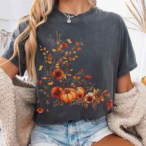 Halloween Bookish Tees: Vintage fall floral pumpkin tee