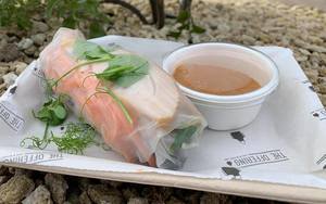 Cabinet Food: Smoked Chicken Rice Paper Roll