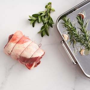 lamb: Rolled Lamb Shoulder (850g)