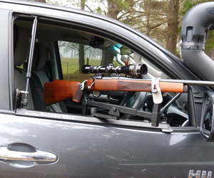 Eagle Eye: Racken Rest - Window mounted shooting system