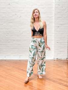 Womans Clothing: Beach Bum Leaf Pants