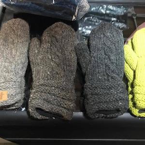 Cable Wool Mittens