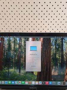 Macbooks: Apple MacBook Pro 2018 256GB/8GB RAM Corei5, Pre-owned Macbook