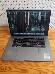 Laptops Notebooks: Macbook Pro 16" inch intel Core i7 512GB SSD/16GB RAM, Pre-owned Laptop