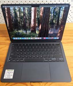 Macbooks: Apple Macbook Air M2 (2022) A2681, 8GB RAM,  Pre-owned