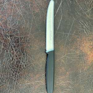 Order: Hygiplas serrated knife