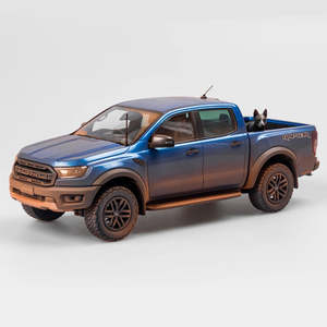 Ford Ranger: 1:18 Ford Ranger Raptor - Velocity Blue - Dirty Version With Dog