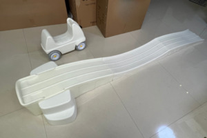 Extras: White Coaster Car