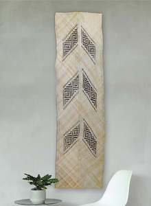 Ngahuru Hei Mahia To Tatou Ao: Tuwhara (Wall hanging) - Tina Wirihana
