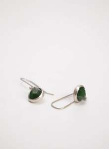 Pounamu Eaarings: Round Facetted Medallion Pounamu Hook Earrings