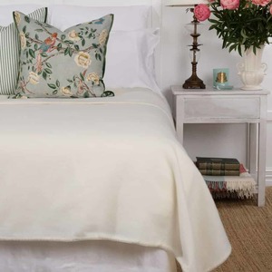 Accessories: Exquisite Wool Traders | 100% Pure NZ Wool Blanket - Classic Wool White.