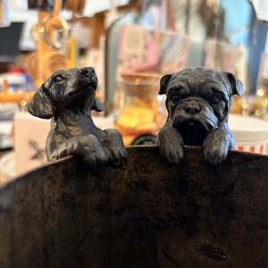 Living: Dog Hangers