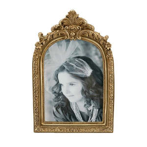 Living: Ornate Golden Photo Frame
