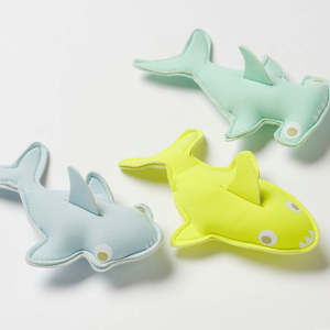 Summer 2024: SUNNYLiFE | Dive Buddies Salty the Shark!