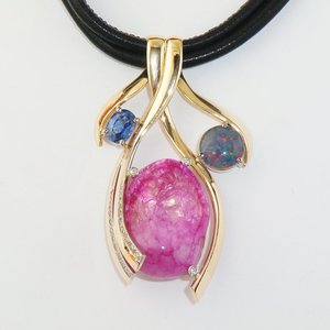 Coloured Stone Pendants: Large stone