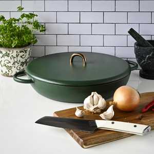 150 200: Firra Cast Iron Casserole Dish