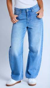 Carson Barrel Jean Mid Blue Wash