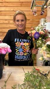 Friends Of The Fox: Flower Market Tee