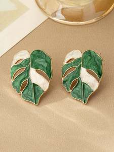Jewelry: FME361 Monstera Leaf Green