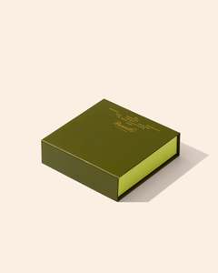 Homeware: Bennetts 9 Whole Roasted Hazelnut & Crispy Praline in Milk Chocolate